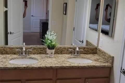 Adosado en venta en Kissimmee, Florida, 4 dormitorios, 176.7 m2 № 1552528 - foto 19