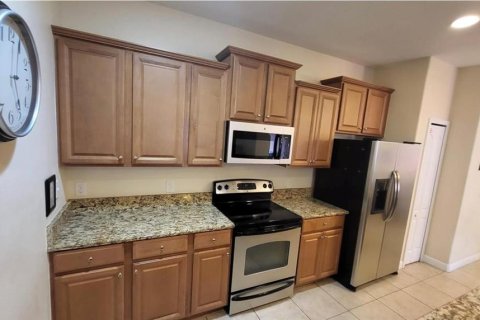 Adosado en venta en Kissimmee, Florida, 4 dormitorios, 176.7 m2 № 1552528 - foto 9