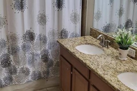 Adosado en venta en Kissimmee, Florida, 4 dormitorios, 176.7 m2 № 1552528 - foto 20