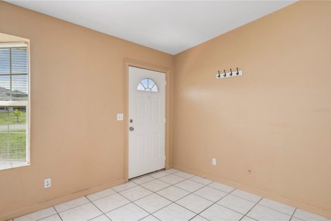 House in Cape Coral, Florida 3 bedrooms, 109.25 sq.m. № 1789097 - photo 4