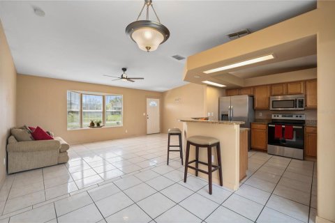 House in Cape Coral, Florida 3 bedrooms, 109.25 sq.m. № 1789097 - photo 10