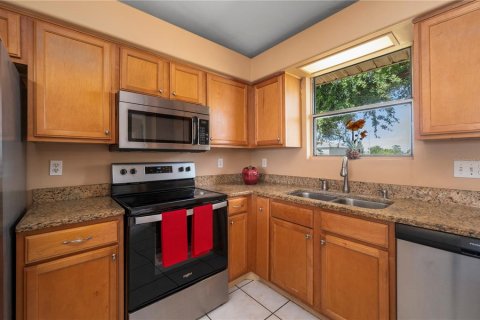 House in Cape Coral, Florida 3 bedrooms, 109.25 sq.m. № 1789097 - photo 14
