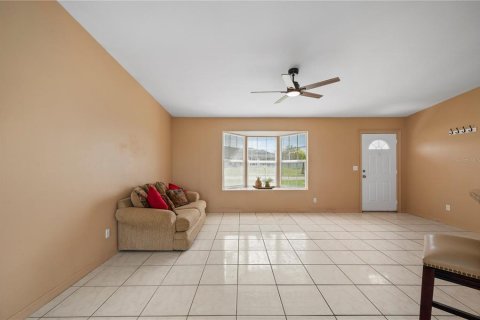 House in Cape Coral, Florida 3 bedrooms, 109.25 sq.m. № 1789097 - photo 8