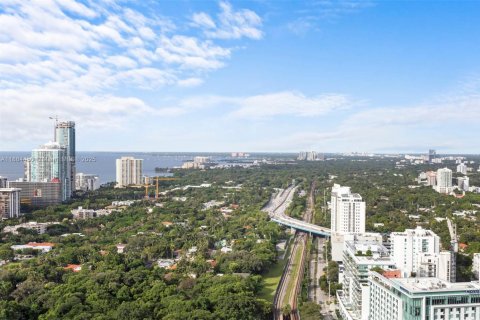 Condominio en alquiler en Miami, Florida, 1 dormitorio, 65.5 m2 № 1931158 - foto 17