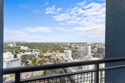 Condominio en alquiler en Miami, Florida, 1 dormitorio, 65.5 m2 № 1931158 - foto 4