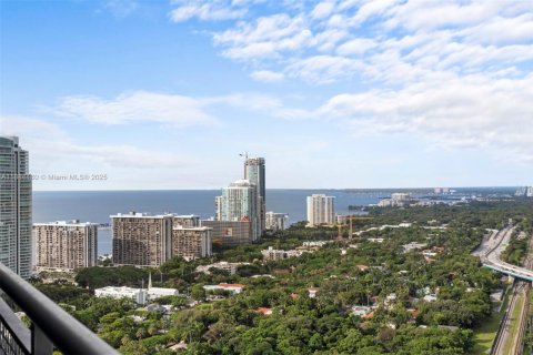 Condominio en alquiler en Miami, Florida, 1 dormitorio, 65.5 m2 № 1931158 - foto 3