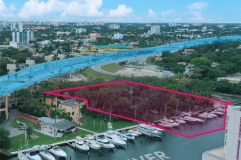 Commercial property in Miami, Florida № 1833987 - photo 8