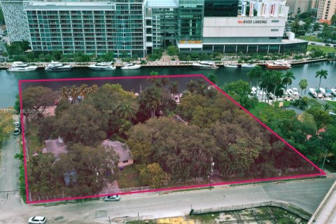 Commercial property in Miami, Florida № 1833987 - photo 7