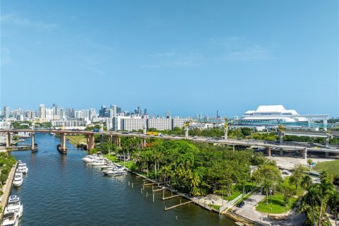 Commercial property in Miami, Florida № 1833987 - photo 6