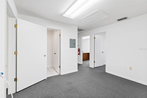 Commercial property in Tampa, Florida 196.21 sq.m. № 2092511 - photo 26