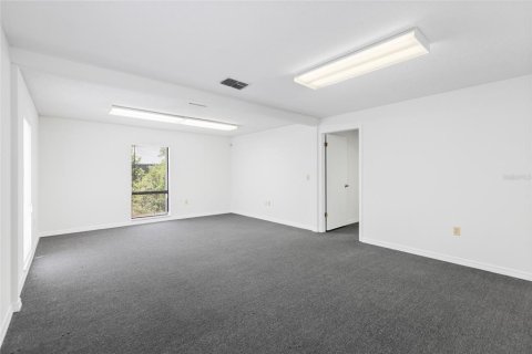 Commercial property in Tampa, Florida 196.21 sq.m. № 2092511 - photo 8