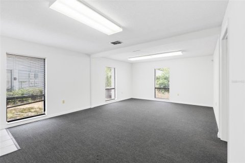 Commercial property in Tampa, Florida 196.21 sq.m. № 2092511 - photo 6