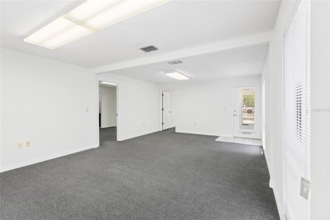Commercial property in Tampa, Florida 196.21 sq.m. № 2092511 - photo 10