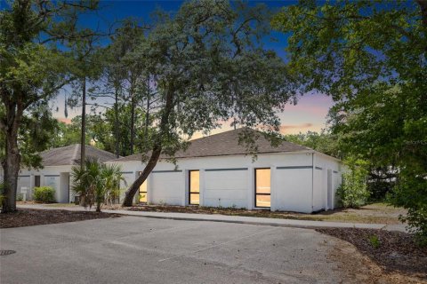 Commercial property in Tampa, Florida 196.21 sq.m. № 2092511