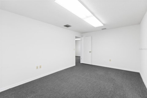 Commercial property in Tampa, Florida 196.21 sq.m. № 2092511 - photo 7