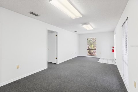 Commercial property in Tampa, Florida 196.21 sq.m. № 2092511 - photo 9