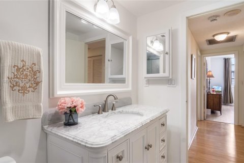 Купить кондоминиум в Санни-Айлс-Бич, Флорида 2 спальни, 113.34м2, № 2066155 - фото 13