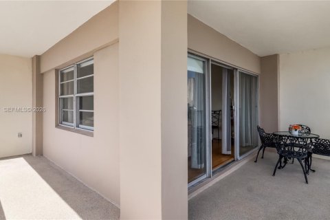 Купить кондоминиум в Санни-Айлс-Бич, Флорида 2 спальни, 113.34м2, № 2066155 - фото 26