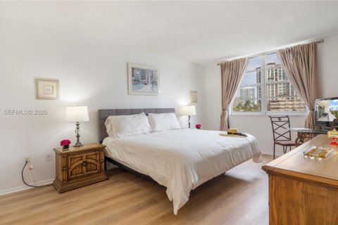 Купить кондоминиум в Санни-Айлс-Бич, Флорида 2 спальни, 113.34м2, № 2066155 - фото 15