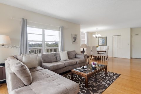 Купить кондоминиум в Санни-Айлс-Бич, Флорида 2 спальни, 113.34м2, № 2066155 - фото 6