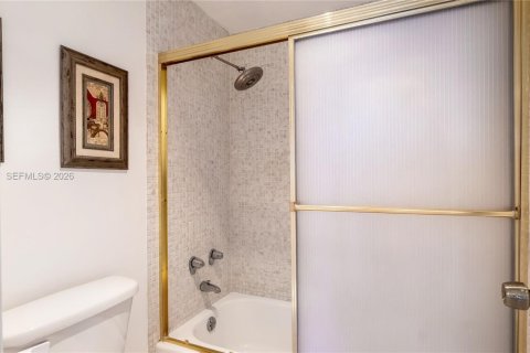 Купить кондоминиум в Санни-Айлс-Бич, Флорида 2 спальни, 113.34м2, № 2066155 - фото 17