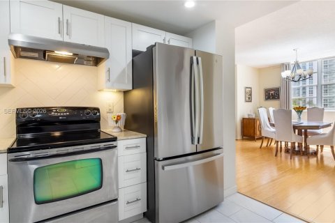 Купить кондоминиум в Санни-Айлс-Бич, Флорида 2 спальни, 113.34м2, № 2066155 - фото 11