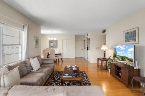 Купить кондоминиум в Санни-Айлс-Бич, Флорида 2 спальни, 113.34м2, № 2066155 - фото 7