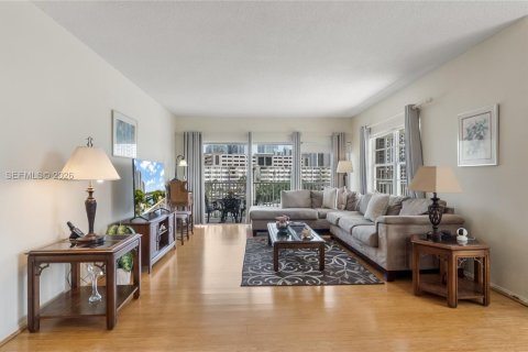 Купить кондоминиум в Санни-Айлс-Бич, Флорида 2 спальни, 113.34м2, № 2066155 - фото 4