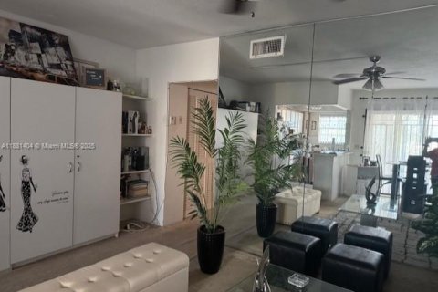 Copropriété à vendre à Hallandale Beach, Floride: 1 chambre, 52.4 m2 № 1809192 - photo 17