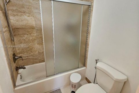 Купить кондоминиум в Авентура, Флорида 1 спальня, 93.37м2, № 1716284 - фото 11