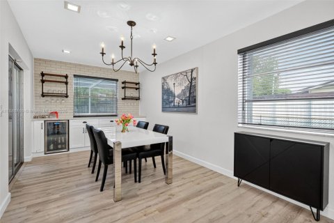 Снять в аренду виллу или дом в Холливуд, Флорида 3 спальни, 139.45м2, № 1942628 - фото 17