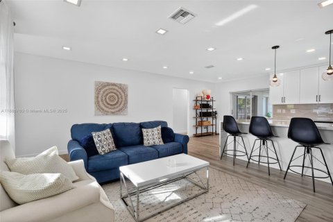 Снять в аренду виллу или дом в Холливуд, Флорида 3 спальни, 139.45м2, № 1942628 - фото 10