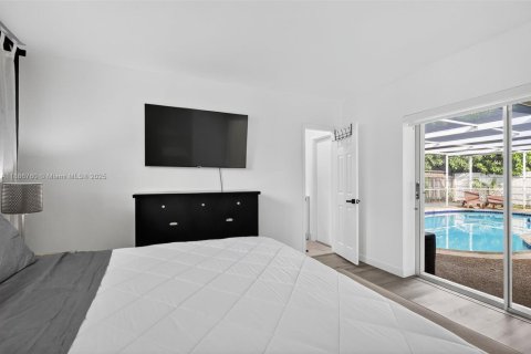 Снять в аренду виллу или дом в Холливуд, Флорида 3 спальни, 139.45м2, № 1942628 - фото 24