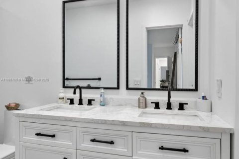 Снять в аренду виллу или дом в Холливуд, Флорида 3 спальни, 139.45м2, № 1942628 - фото 30