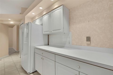 House in Spring Hill, Florida 2 bedrooms, 161.28 sq.m. № 2114589 - photo 16