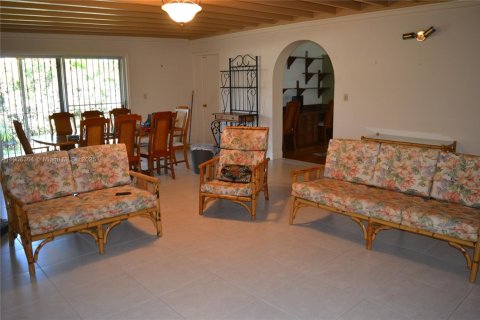 Villa ou maison à louer à Miami, Floride: 4 chambres, 194.82 m2 № 1956923 - photo 26