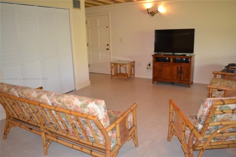 Villa ou maison à louer à Miami, Floride: 4 chambres, 194.82 m2 № 1956923 - photo 13