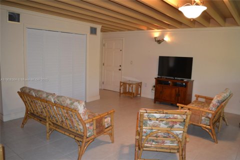 Villa ou maison à louer à Miami, Floride: 4 chambres, 194.82 m2 № 1956923 - photo 24