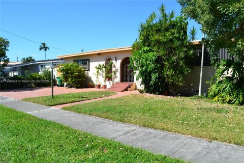 Villa ou maison à louer à Miami, Floride: 4 chambres, 194.82 m2 № 1956923 - photo 18