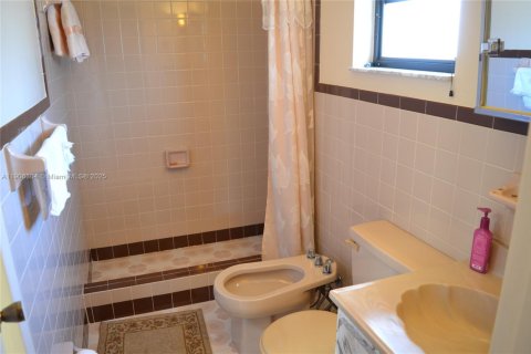 Villa ou maison à louer à Miami, Floride: 4 chambres, 194.82 m2 № 1956923 - photo 23