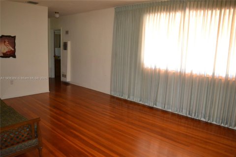 Villa ou maison à louer à Miami, Floride: 4 chambres, 194.82 m2 № 1956923 - photo 28