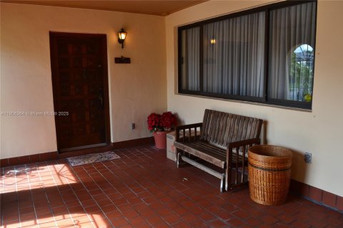 Villa ou maison à louer à Miami, Floride: 4 chambres, 194.82 m2 № 1956923 - photo 6