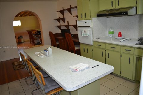 Villa ou maison à louer à Miami, Floride: 4 chambres, 194.82 m2 № 1956923 - photo 29