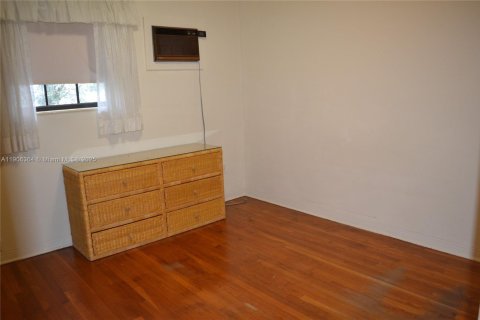 Villa ou maison à louer à Miami, Floride: 4 chambres, 194.82 m2 № 1956923 - photo 14