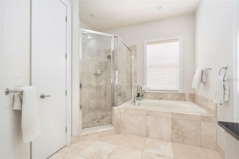 Casa en venta en Tampa, Florida, 5 dormitorios, 284.47 m2 № 1826146 - foto 15