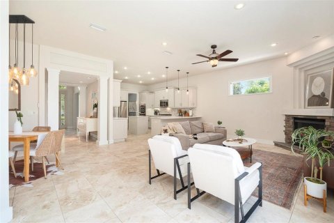 Casa en venta en Tampa, Florida, 5 dormitorios, 284.47 m2 № 1826146 - foto 5