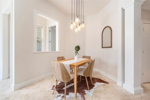 Casa en venta en Tampa, Florida, 5 dormitorios, 284.47 m2 № 1826146 - foto 9