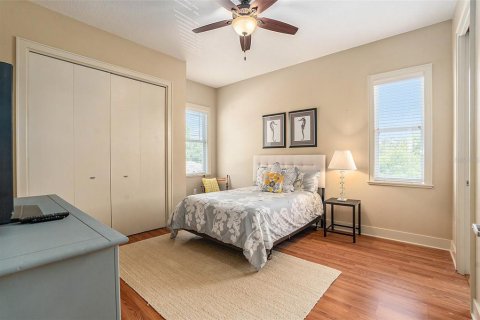 Casa en venta en Tampa, Florida, 5 dormitorios, 284.47 m2 № 1826146 - foto 16