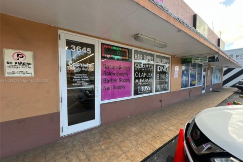 Commercial property in Hialeah, Florida № 1787193 - photo 9