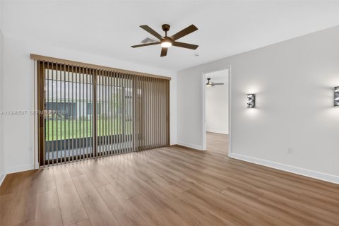 Villa ou maison à louer à Port St. Lucie, Floride: 2 chambres № 2060425 - photo 19